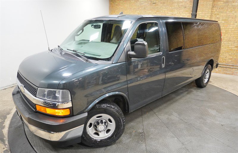 Used 2017 Chevrolet Express 3500 LT w/ LT Preferred Equipment Group RWD image 2