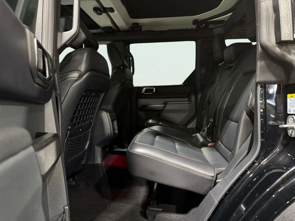 Used 2025 Ford Bronco Badlands AWD/4WD image 26