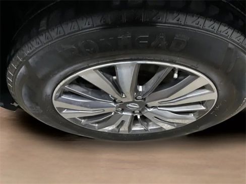 Used 2018 Nissan Pathfinder SL w/ Cargo Package image 9