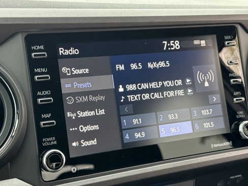 Used 2022 Toyota Tacoma TRD Sport image 17