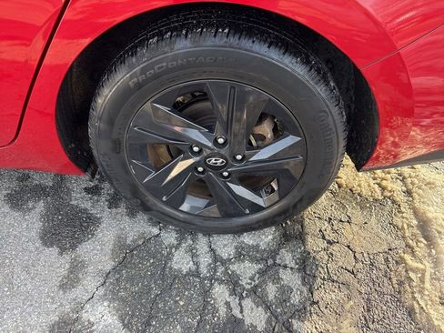 Used 2023 Hyundai Elantra SEL image 14