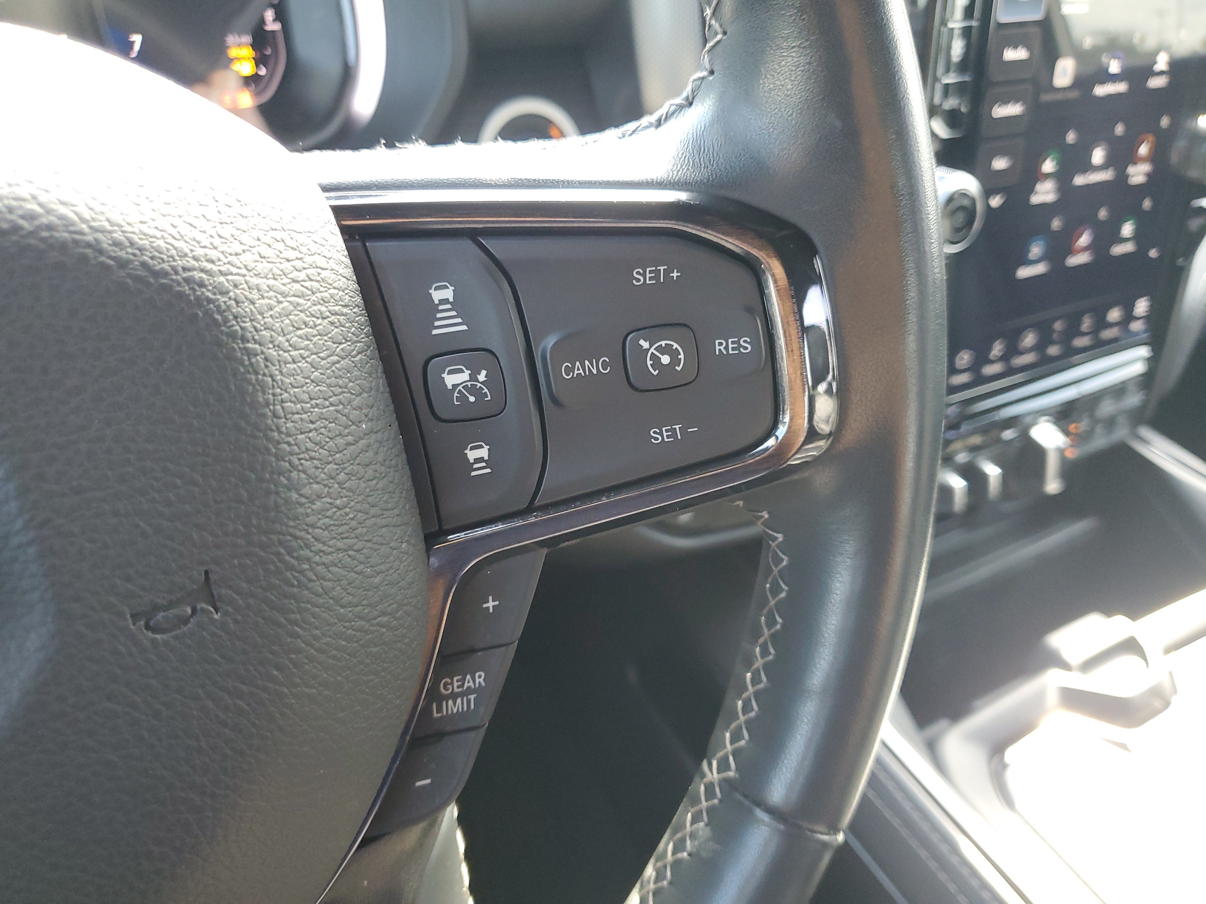 Used 2023 RAM 1500 Limited AWD/4WD image 17