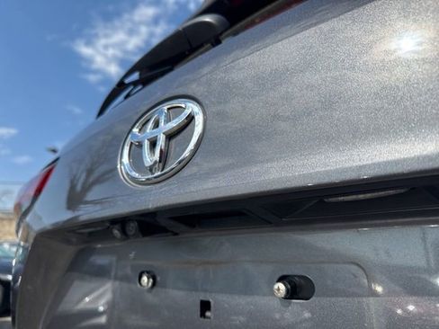 Used 2023 Toyota Highlander Platinum image 16