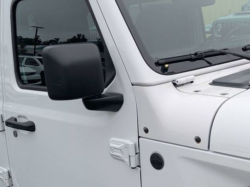Used 2024 Jeep Wrangler Unlimited Sport AWD/4WD image 11
