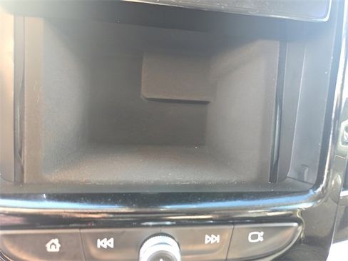 Used 2021 Chevrolet Traverse RS image 19