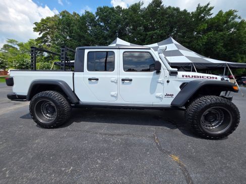 Used 2020 Jeep Gladiator Rubicon AWD/4WD image 4