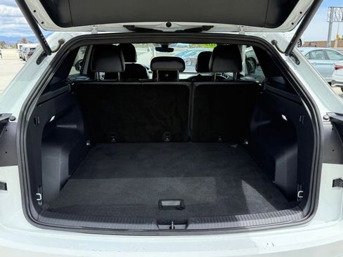 Used 2024 Volkswagen Atlas Cross Sport SE FWD image 8