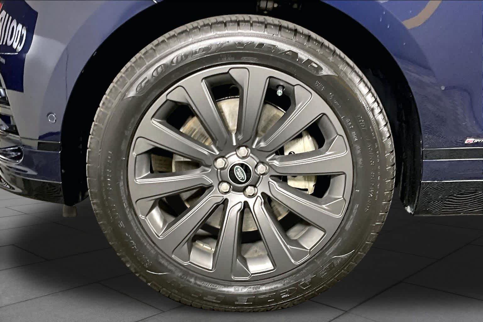 Used 2021 Land Rover Range Rover Velar R-Dynamic S AWD/4WD image 10