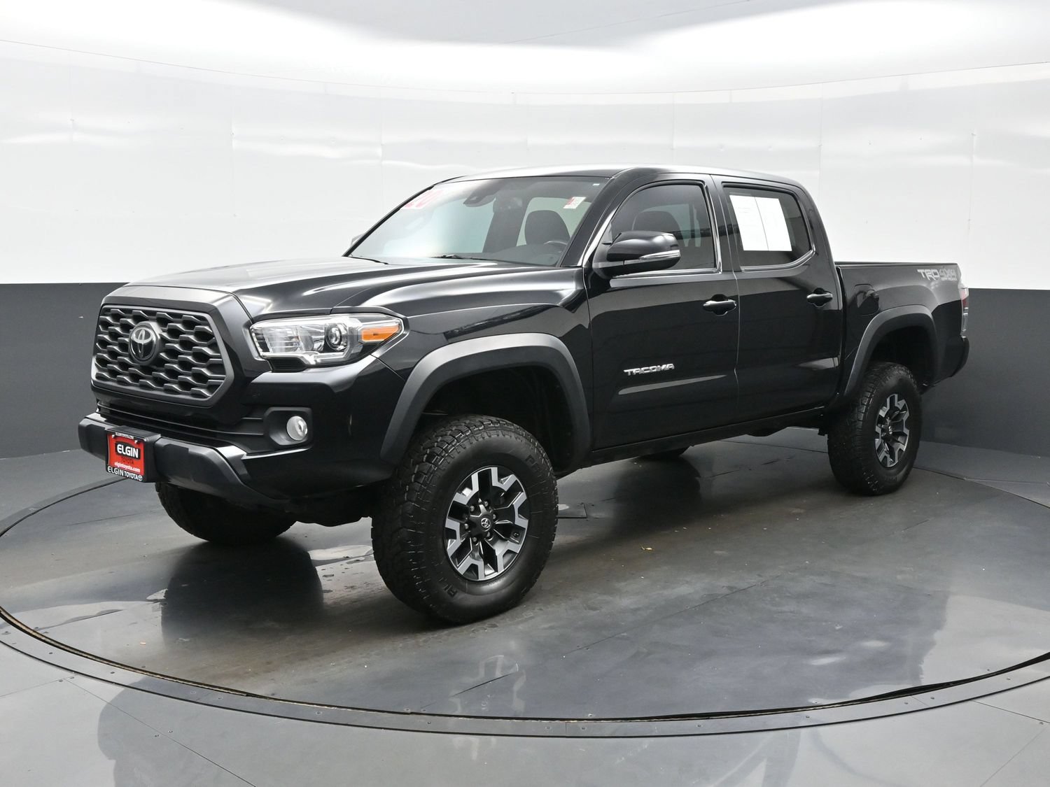 Used 2020 Toyota Tacoma TRD Off-Road w/ Technology Package AWD/4WD image 2