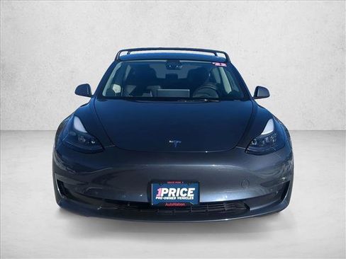 Used 2022 Tesla Model 3 Performance image 2