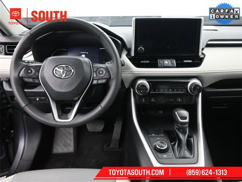 Used 2023 Toyota RAV4 XLE Premium image 11