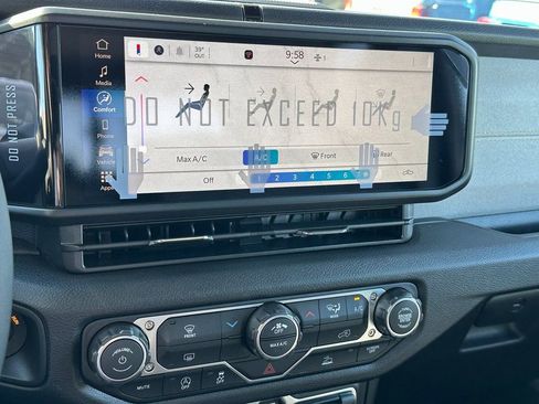 New 2026 Jeep Gladiator Sport image 23