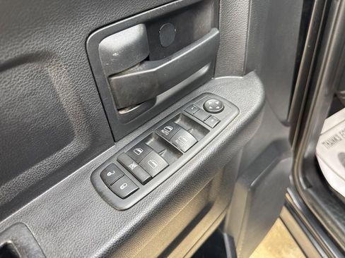 Used 2017 RAM 1500 Express image 10