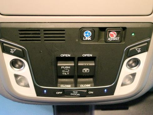 Used 2021 Honda Pilot Touring image 32