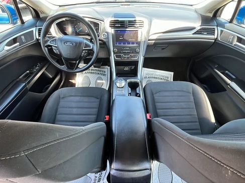 Used 2019 Ford Fusion SE FWD image 18