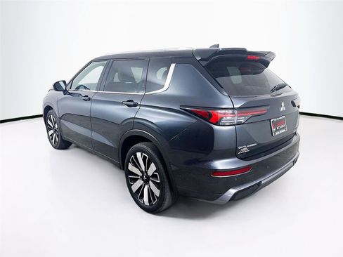 Used 2025 Mitsubishi Outlander SEL image 5