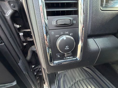 Used 2016 RAM 1500 Laramie w/ Convenience Group AWD/4WD image 10