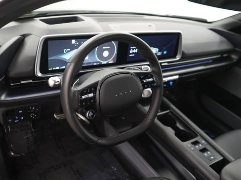 Certified 2025 Hyundai Ioniq 6 Limited AWD/4WD image 18