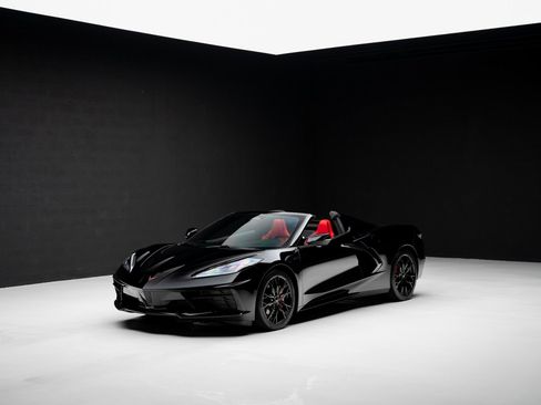 Used 2025 Chevrolet Corvette Stingray Convertible w/ 1LT image 6