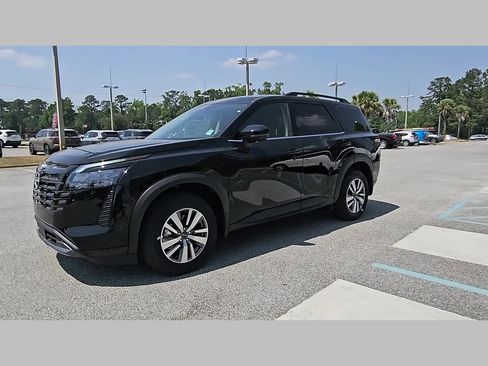 New 2026 Nissan Pathfinder SL FWD image 21