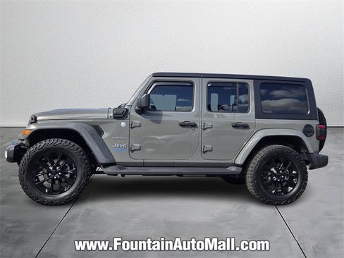Used 2022 Jeep Wrangler Unlimited Sahara image 2