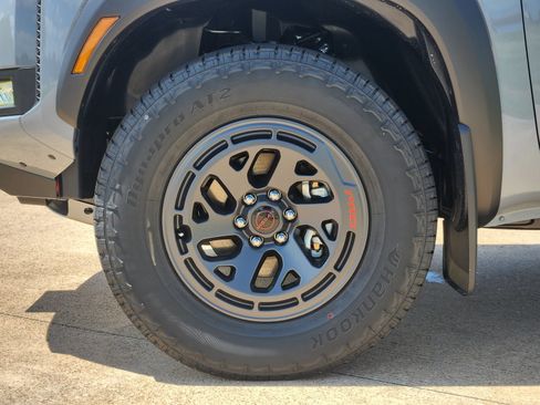 New 2026 Nissan Frontier PRO-4X w/ Tow Package AWD/4WD image 11