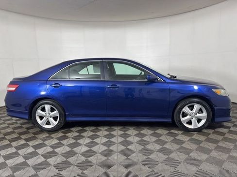 Used 2011 Toyota Camry SE w/ Fleet Convenience Pkg image 2