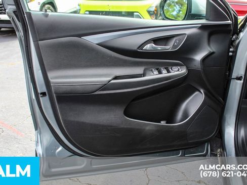 Used 2025 Buick Envista Preferred FWD image 38