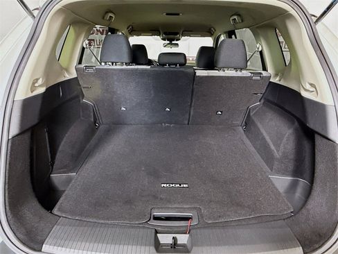Certified 2023 Nissan Rogue SV image 28