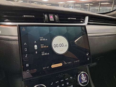 Used 2021 Jaguar F-PACE SVR image 29