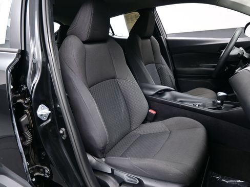 Used 2021 Toyota C-HR LE FWD image 13