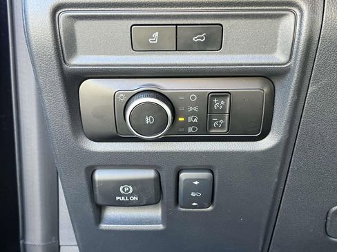 Used 2023 Ford Expedition Max Limited image 25