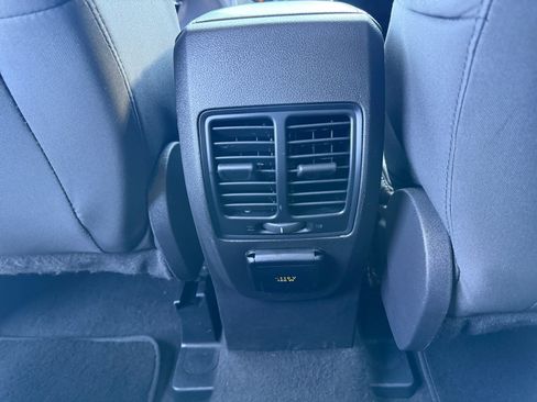Used 2016 Ford Escape SE w/ Equipment Group 201A FWD image 30