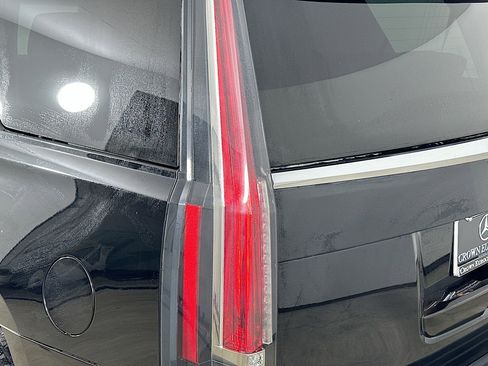 Used 2019 Cadillac Escalade Premium Luxury image 45