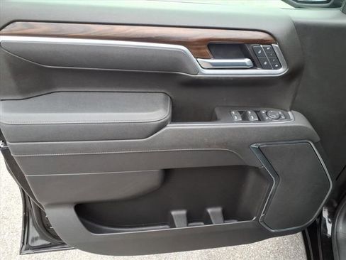 Certified 2025 GMC Sierra 1500 SLT image 14