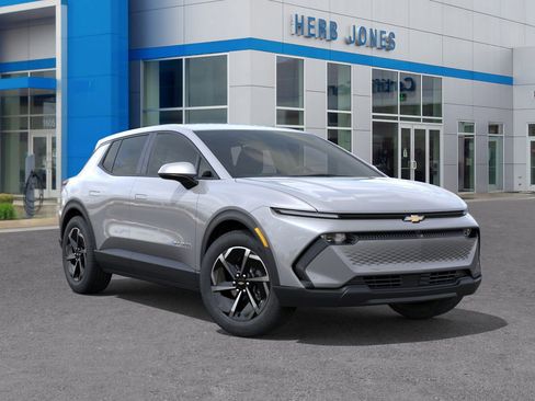 New 2026 Chevrolet Equinox EV LT image 7