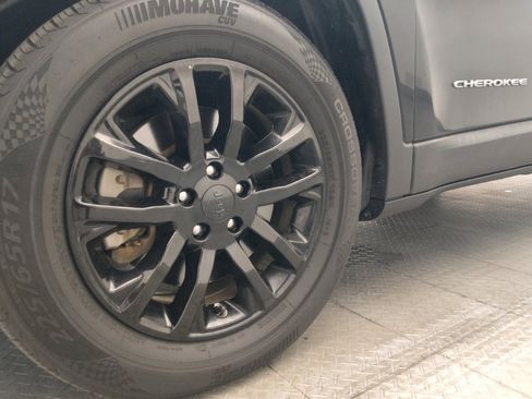 Used 2020 Jeep Cherokee Latitude FWD image 31