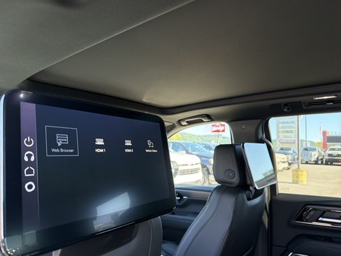 New 2026 GMC Yukon Denali w/ Denali Reserve Package AWD/4WD image 14