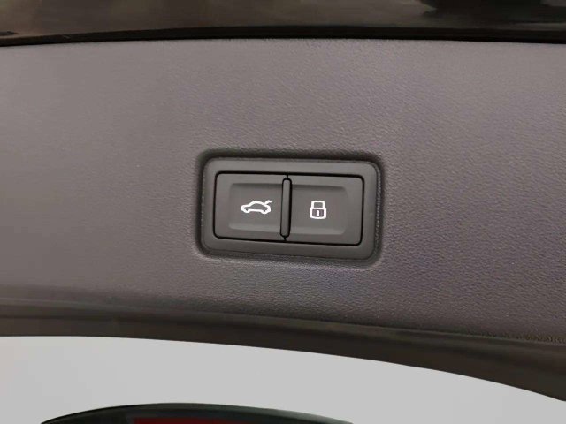 Used 2023 Audi Q4 e-tron Premium Plus RWD image 9
