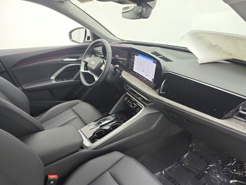 New 2025 Audi Q5 Premium image 12