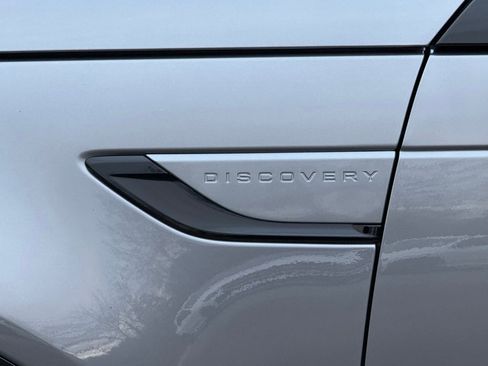Used 2024 Land Rover Discovery Dynamic SE image 43