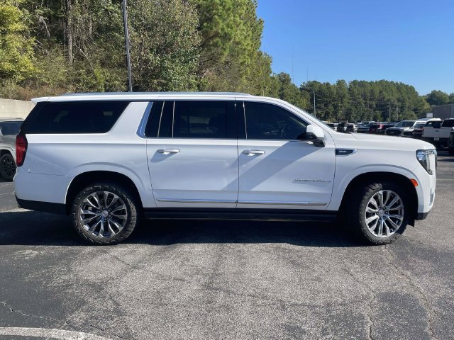 Used 2022 GMC Yukon XL Denali w/ Denali Premium Package AWD/4WD image 2