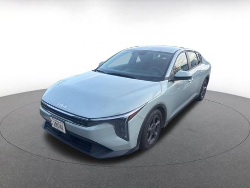 Used 2025 Kia K4 LXS image 4