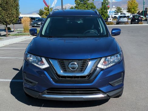 Used 2018 Nissan Rogue SV image 11