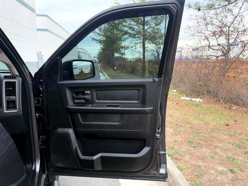Used 2015 RAM 1500 Express image 21