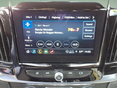 Used 2023 Chevrolet Traverse LT FWD image 18