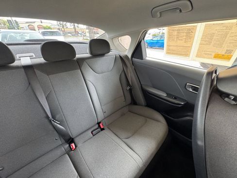 Used 2025 Kia K4 FWD image 37