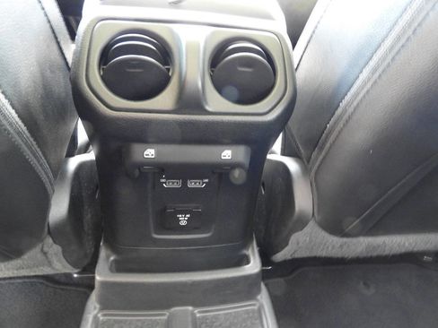 Used 2021 Jeep Wrangler Unlimited Sahara w/ Uconnect 4C Nav & Sound Group AWD/4WD image 23