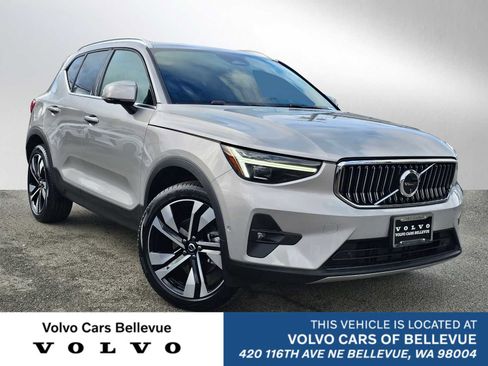 Used 2025 Volvo XC40 B5 Plus w/ Climate Package image 1