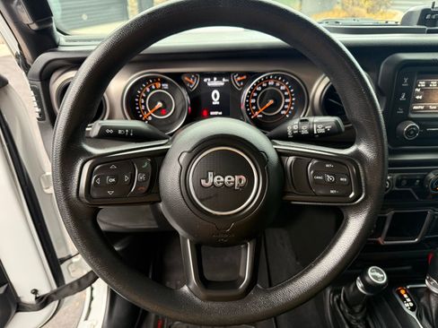 Used 2020 Jeep Wrangler Unlimited Sport image 15